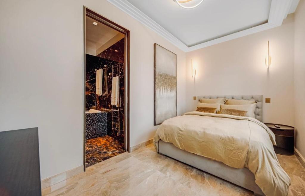 Luxueux Champs Elysees Appartement Parijs